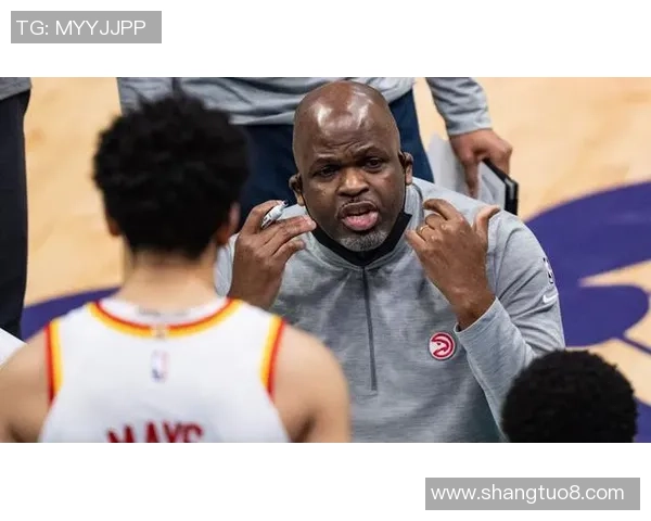 成都羽毛球队与杭州羽毛球队赛后复盘力量对比分析与战术探讨