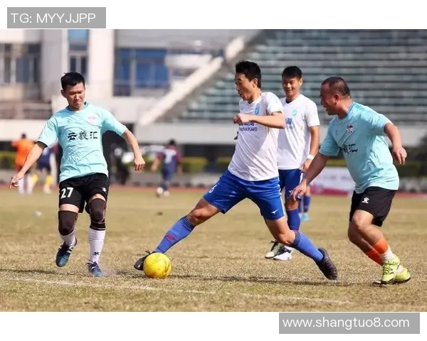 深圳足球队以87分领跑精英赛积分榜展现强劲实力和夺冠希望